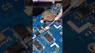 SMD Solderingshorts repair electronic tech soldering smdcomponents [upl. by Connor613]