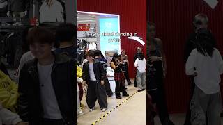 Kpop in public ROSÉ amp Bruno Mars  APT [upl. by Geof]