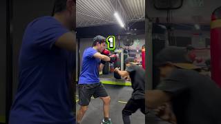 Desplazamiento y Combinación táctica 👊🏼 boxing boxeoperu entrenamientodeboxeo aprendeboxeo [upl. by Ahrens]