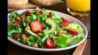 Recette  Salade davocats aux fraises [upl. by Bryon]