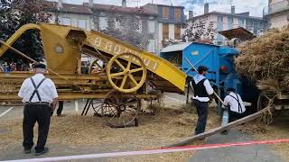 Battage à lancienne avec un tracteur Vierzon 6 aout 2023 [upl. by Palla]