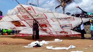 Derana lokaya saha lokayo kite festival biggest kite 2017 [upl. by Leohcin]