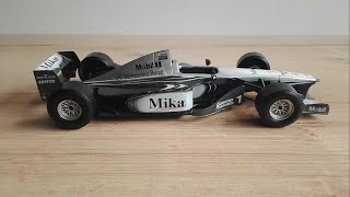 Hotwheels 124 Formula Uno McLaren Mercedes año 2000 [upl. by Eilis]