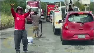 En falso retén roban 4 tractocamiones en autopista 145D La TinajaCosamaloapan [upl. by Garey]