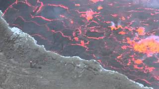 Exploit au Nyiragongo  descente au bord de limmense lac de magma en fusion [upl. by Aem466]