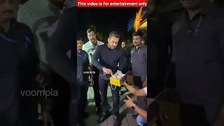 सलमान खान के ड्राइवर ने दिया एक बड़ा तोहफा  Salman Khan Special Gift shortvideo salmankhan [upl. by Tessie]