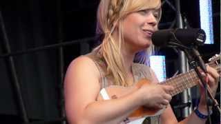 Basia Bulat  It cant be you  Live at Peace amp Love 2012 [upl. by Ingar]