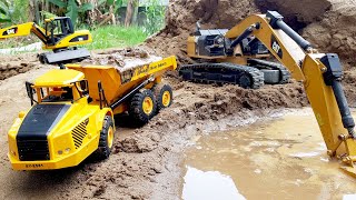 MOBIL TRUK MUAT PASIR LEWAT LUMPUR  SIMULASI ALAT BERAT LOADER BEKO KERUK RC [upl. by Keene]