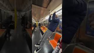 Eu no metro malhando rumoaos25milinscritos [upl. by Maro637]