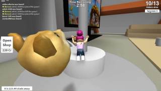 playing HIDE AND SEEK EXTREME Roblox Karina Cruz [upl. by Missie]