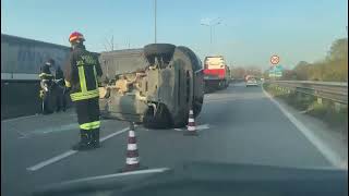 Bergamo auto si ribalta sullasse interurbano [upl. by Oneida]