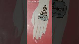 Blade mehendi design trick🥰❤mehndi hennadesigns hennadesigns viralshort subscribe 🙏 [upl. by Anniahs]