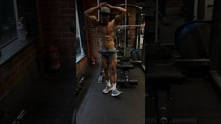 Learning basics of posing 💪 bodybuilding posing mensphysique youtubeshorts fitness aesthetic [upl. by Power]