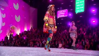 Neon Jungle  Trouble Live Victorias Secret Fashion Show 2013 [upl. by Duj962]