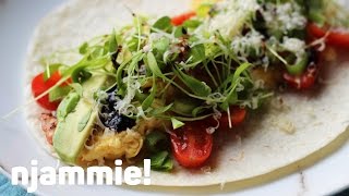 Ontbijttacos Recept  njammie [upl. by Yadsnil]