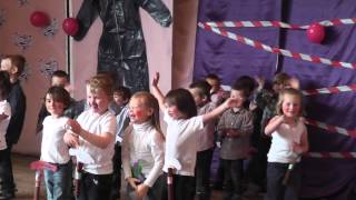 KLEUTERS SCHOOLFEEST SintJansschool 2014 [upl. by Maloney]