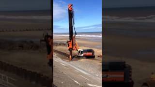 RTG RG21T telescopic leader rig installing pairs of Z piles in Withernsea [upl. by Kant19]