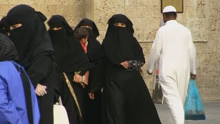 Arabie saoudite  la longue marche des femmes [upl. by Mathilde]