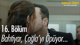 Bahtiyar Aylinin yanında Çağlayı öpüyor  Bahtiyar Ölmez 16 Bölüm [upl. by Blayne]