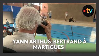 Le célèbre photographe Yann ArthusBertrand est à Martigues pour dresser quotun portrait socialquot [upl. by Kaltman]