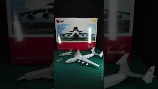 Put on and Take off the Space Shuttle Herpa Wings 1400 Antonov Airlines AN225 CCCP86020 Shorts [upl. by Ahseina]