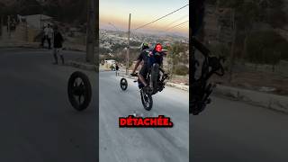 Il perd une roue en pleine descente avec sa moto 😱￼ [upl. by Edras]