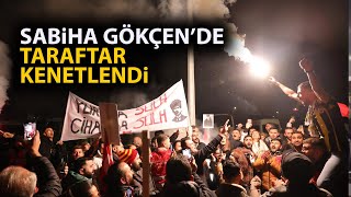 Sabiha Gökçen Havalimanında binlerce vatandaş Fenerbahçe ve Galatasaray Spor Kulübünü karşıladı [upl. by Kreiker]