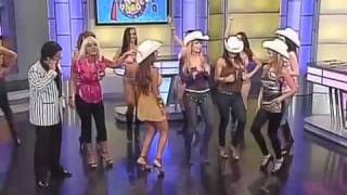 Chicas H bailando en A Que No Puedes [upl. by Sinnelg]