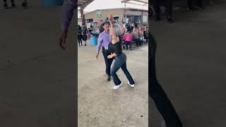 Tiffany y Gonzalo los mejores en su ritmo youtubeshortsvideo baile 956valley dancemusic [upl. by Nhguavad]