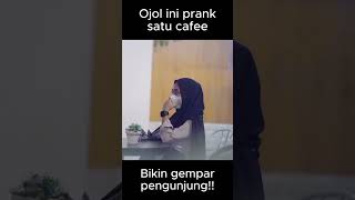 Ojol ini prank satu cafee bikin gempar pengunjung [upl. by Reteip996]