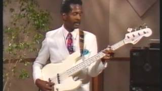 Larry Graham Right Hand Technique [upl. by Hcaz207]