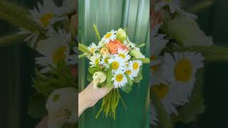 💐 Flower Bouquet 💐▫️ Oxeye Daisy▫️ Champagne Ranunculus ▫️ Everest Anemone shorts gardening [upl. by Pelson]