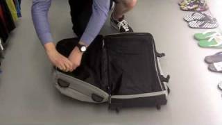 Eastpak Transfer Medium Luggage Bag  M on Urbanindustrycom [upl. by Sera]