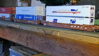 REVIEW VIDEO HO SCALE WALTHERS MAINLINE 53 3 UNIT ARTICULATED WELL CAR [upl. by Anaujat420]