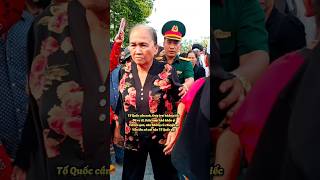 Gia đình bà con làng xóm tiễn anh bằng nhành hoa cúc respect bodoivietnam quandoivietnam short [upl. by Llemej]