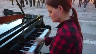 Street Piano Stephansplatz 🎹 🎶 ❤ Piano Travellers [upl. by Gregrory902]