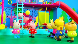 Peppa Pig Goes to the Bouncy Ball Birthday 🐷 🎾 Toy Adventures With Peppa Pig [upl. by Cornela876]