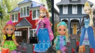 Anna and Elsa Toddlers Move To A New House Part 1 Elsya amp Annya are Moving House Packing Toys [upl. by Ynatterb857]