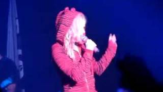 Avril Lavigne quotGirlfriend  Sk8er Boiquot Live in Seoul Korea 2008 HQ  encore [upl. by Htes]