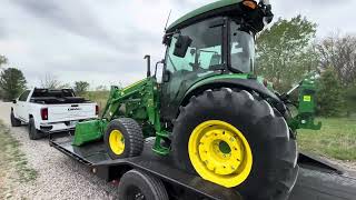 Unloading the John Deere 4075R back from dealer with its new MSL 440R LSS optioned loader [upl. by Yaluz28]