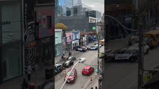 Crazy Pursuit of a Car Thief on Queen Street in Toronto toronto policecruiser horses [upl. by Dody]