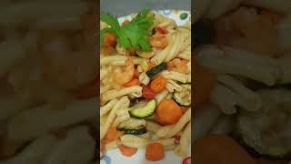 food pasta con verdure e gamberetti provatelo [upl. by Nywde564]