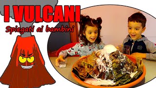 🌋 I VULCANI spiegati ai bambini  ESPERIMENTO eruzione vulcanica 💥 Lezione di scienze [upl. by Sax213]