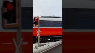 RegionalzugS Bahn Bahnübergang Weixelbaum Südoststeiermark [upl. by Alekal]