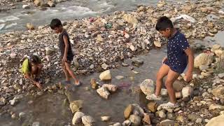 Sano sano manche haru sanga khola tira  sewar khola dang Ghorahi viralvideo nepal [upl. by Adnarrim]