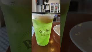 Cold Kiwi Drink with Lemon Thirst Quenching🥂beverage snacks thirst youtubeshorts subscribe 🥂 [upl. by Reagan7]