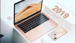 2019 MacBook Air UNBOXING and Setup [upl. by Caylor333]