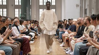 Hed Mayner SpringSummer 2023 Runway  Paris Fashion Week Mens  VRAI Magazine [upl. by Sucirdor]