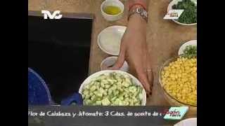 Receta para preparar Sopa de Flor de Calabaza y Jitomate [upl. by Solracnauj]