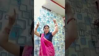 Tujhko mirchi 🌶️ lagi to mai kya karu  popular song  shorts dance  coolie no 1 [upl. by Emoreg]